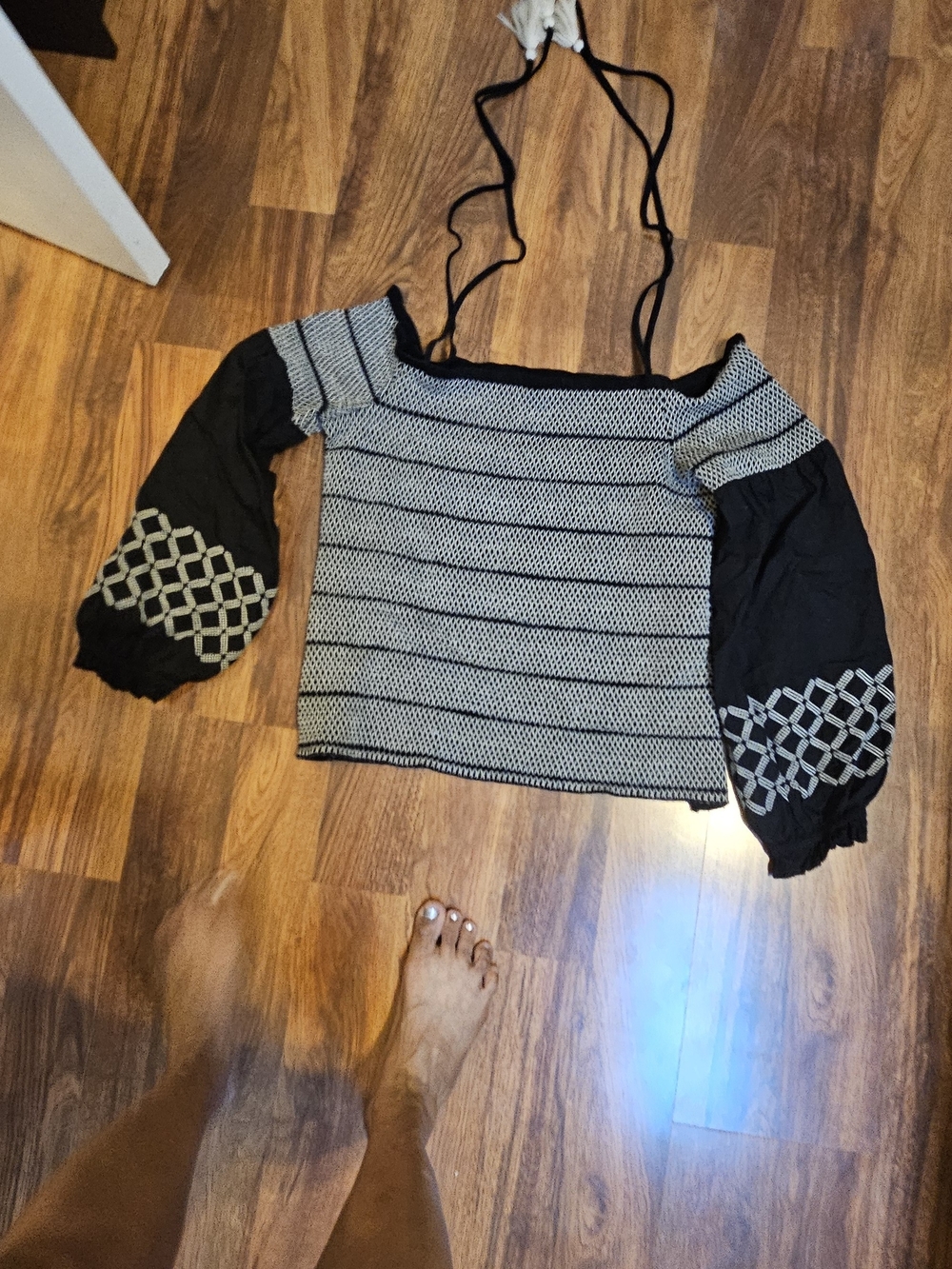 Inc Off-Shoulder Black and White Smocked Patterned Blouse with Balloon Sleeves - Picture 3 of 6